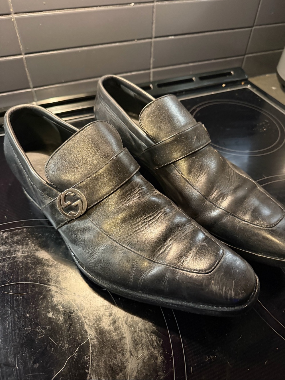 Gucci Interlocking G Leather Horsebit-Style Loafers – Black